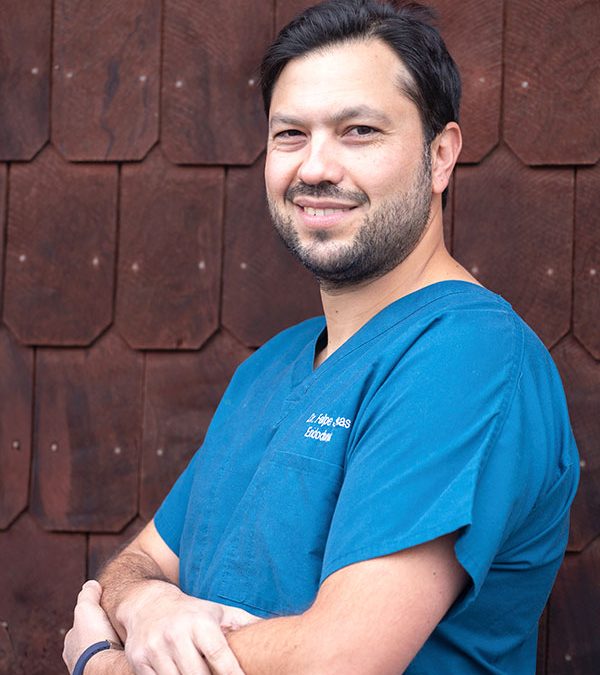 Dr. Felipe Salinas